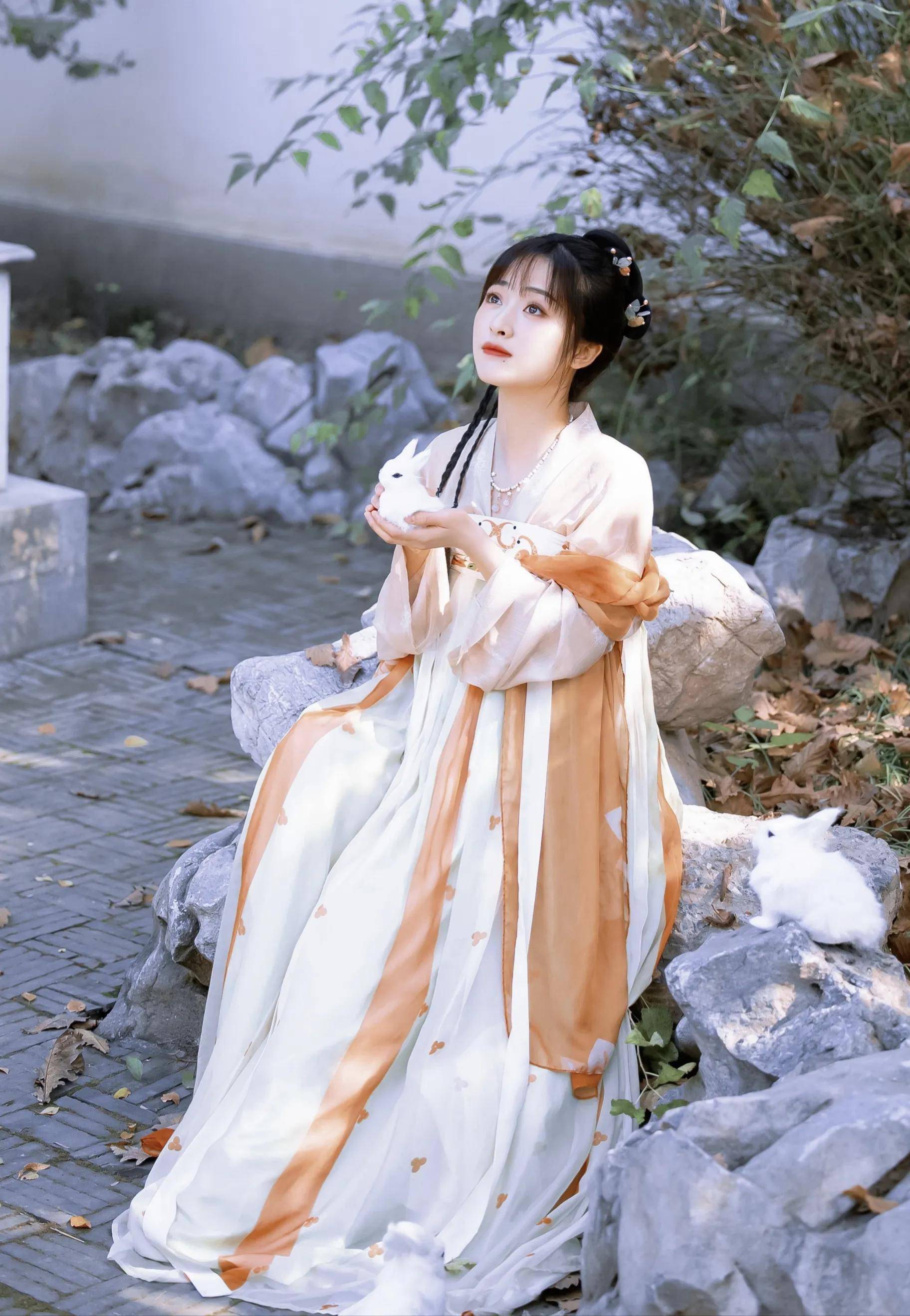 沈月元宵节汉服大片:古装美人_冬奥风元宵节灯笼_沈月_古装