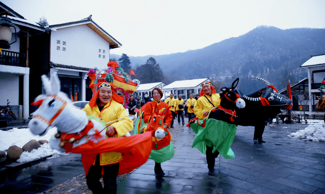 活动_河西街道_牛灯