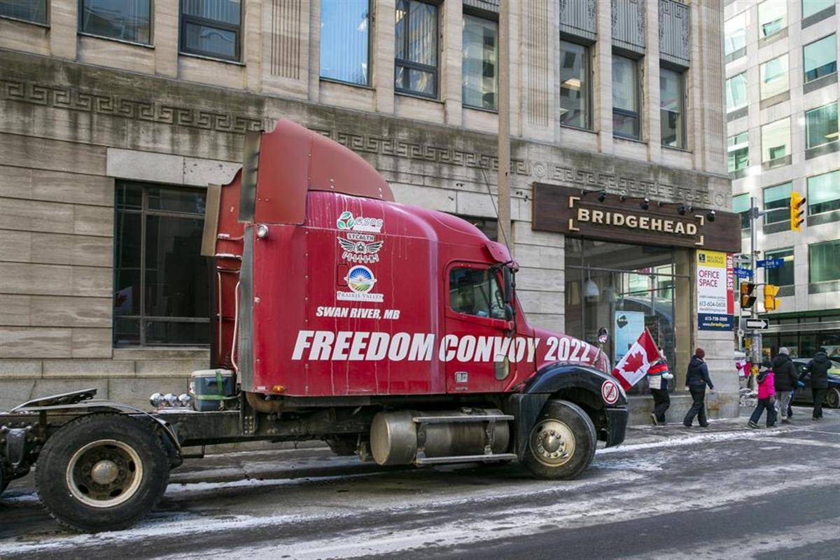谁在支援加拿大卡车司机抗议？捐款者信息被曝光 最大单笔捐款9万美元来自美国硅谷_人民号