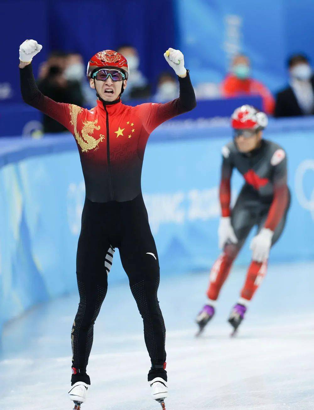 科普来了短道速滑今晚收官你知道运动员裤子上的白色椭圆是干嘛的吗