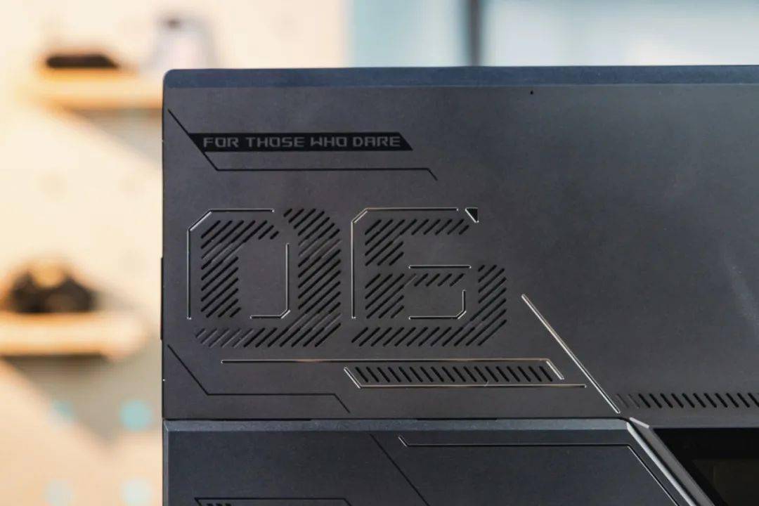 败家归败家，但这次ROG往Windows平板里塞了台游戏本。。。