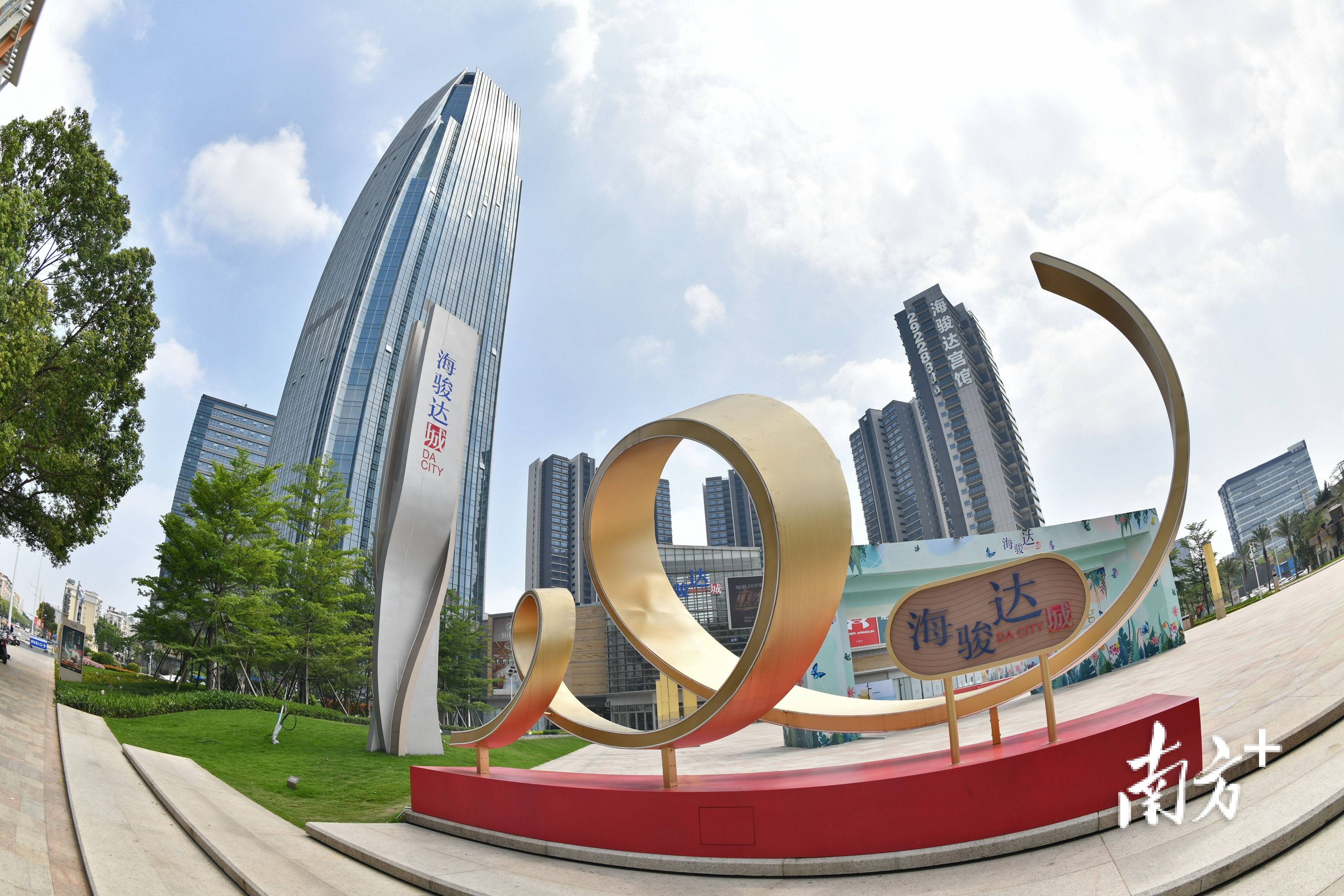 容桂力争打通天佑城和海骏达城之间的空间连接,壮大商圈规模.