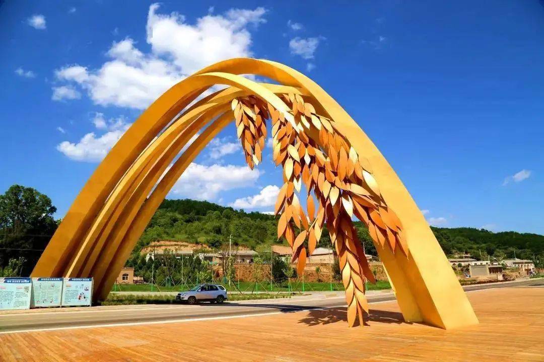 红的耀眼自力更生,艰苦奋斗的南泥湾精神激励无数仁人志士前赴后继,拯