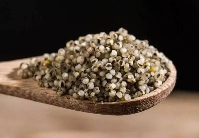 谷类是中国人的传统饮食,"五谷"指的是"稻,黍,稷,麦,菽".