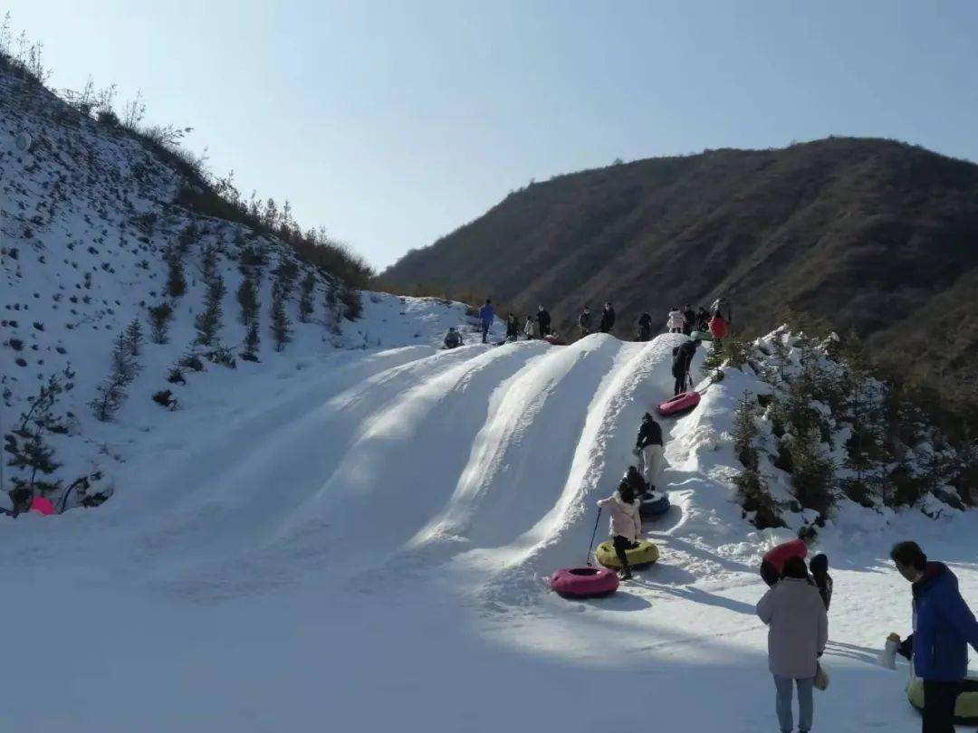 海寨沟 | 来这里,共享冰雪的独特魅力!_滑雪_旅游区_乡村