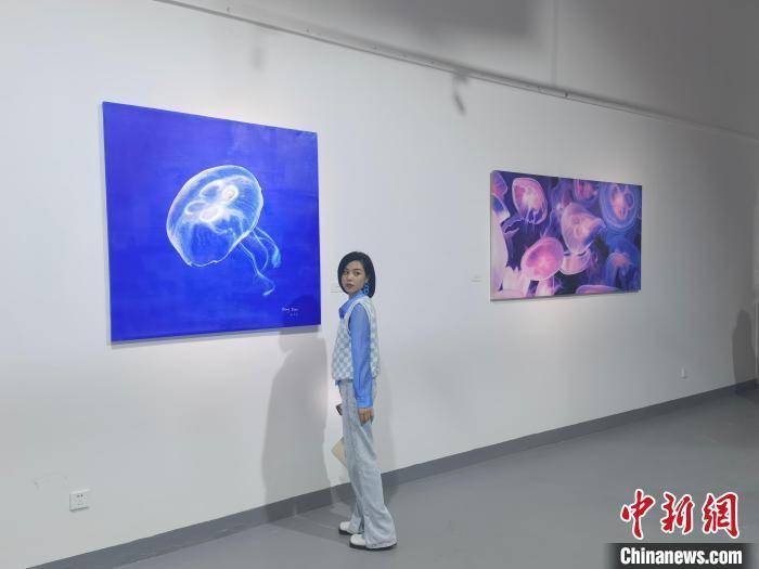 市民|合肥青年艺术工作者探索“声光电绘”展览 市民沉浸式体验海洋生物