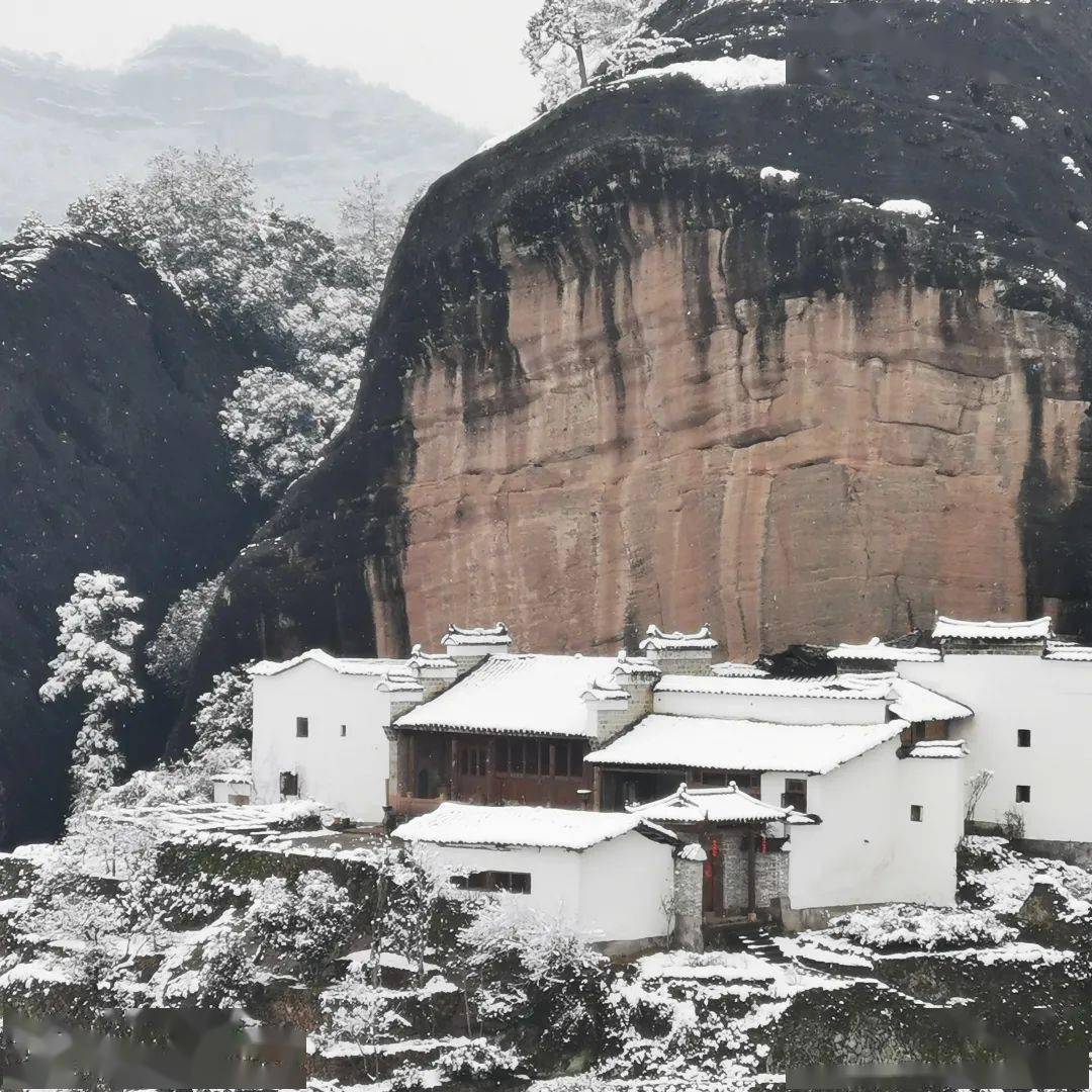 武夷山玉女峰雪景图片