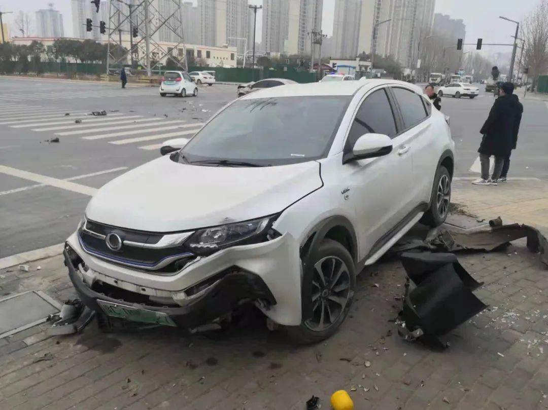 2022年洛阳最新车祸图片