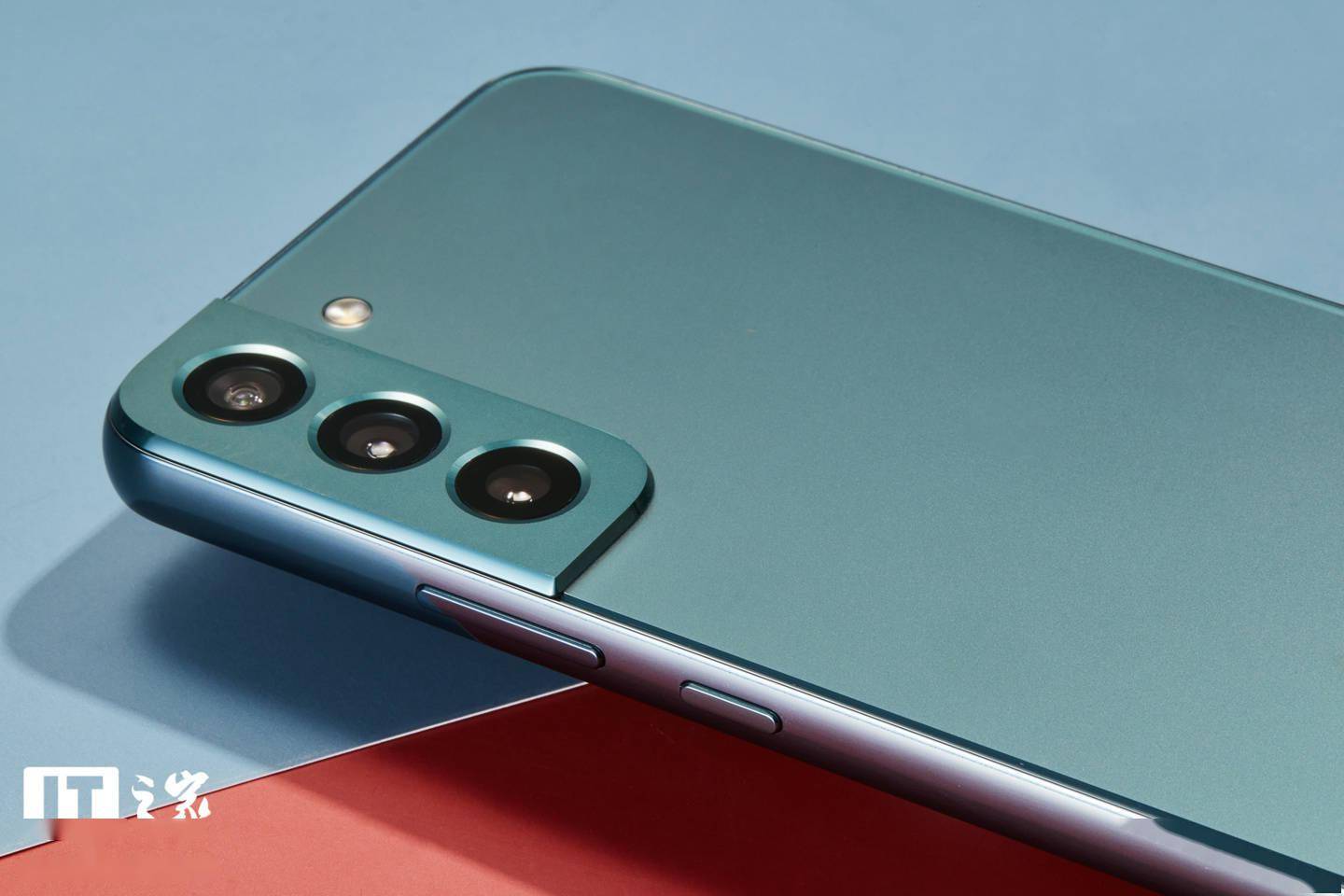 整体|三星 Galaxy S22 / S22 +图赏：老设计焕发新感觉