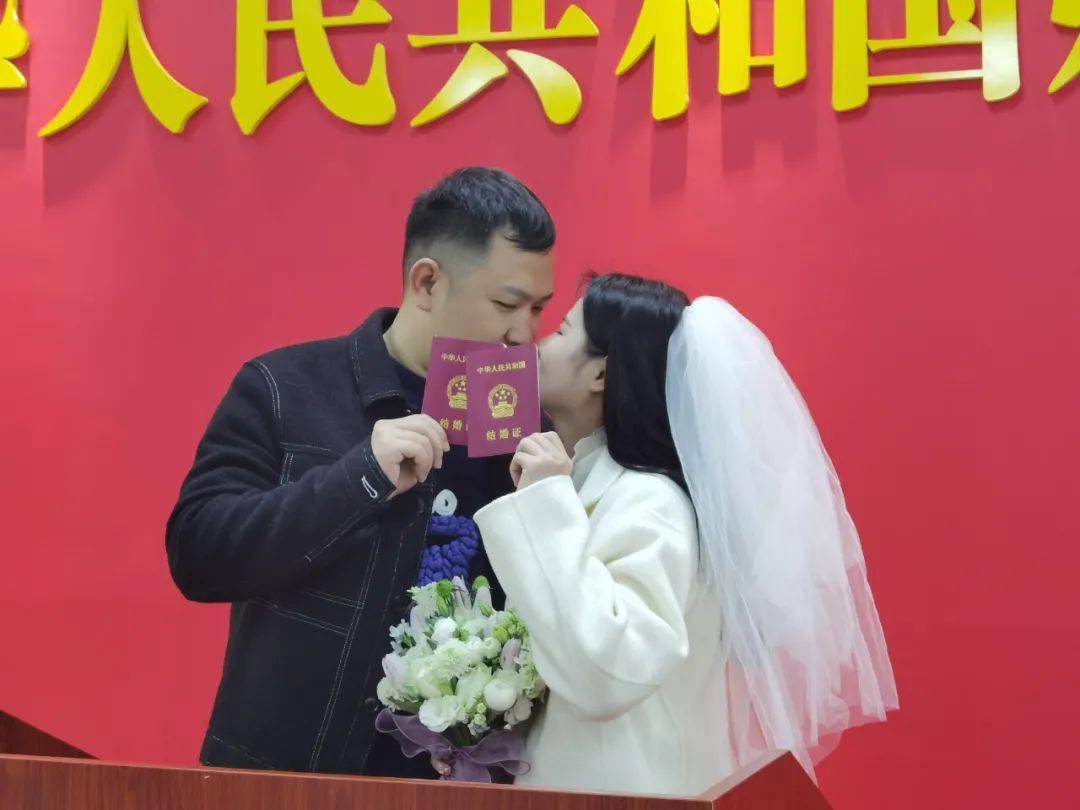 20220222结婚太热门今日广西领结婚证人数再创记录