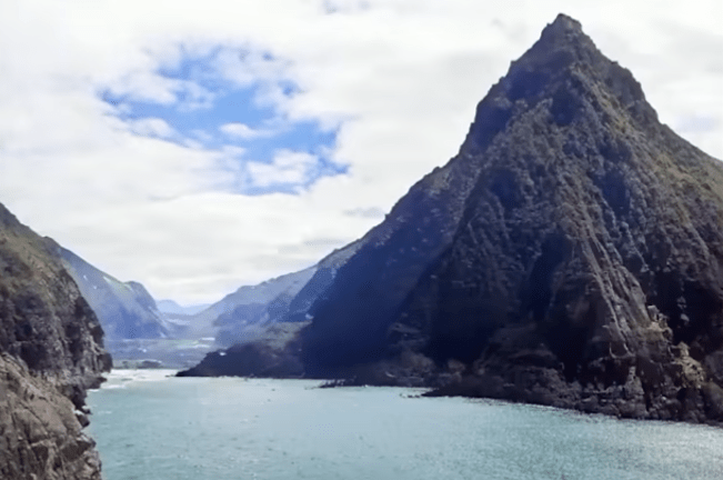 编段话就能变出一张图片，英伟达不卖显卡改卖艺了？