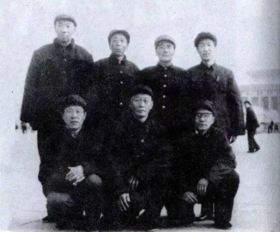 秦皇岛 秦皇岛人的穿衣“年代秀”，就是一部流行史！