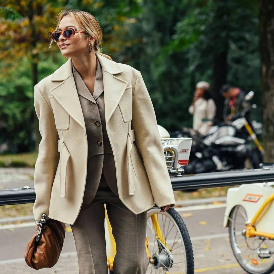 Julie 全世界最会穿西装的女人