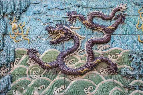 故宫九龙壁上竟然有条假龙