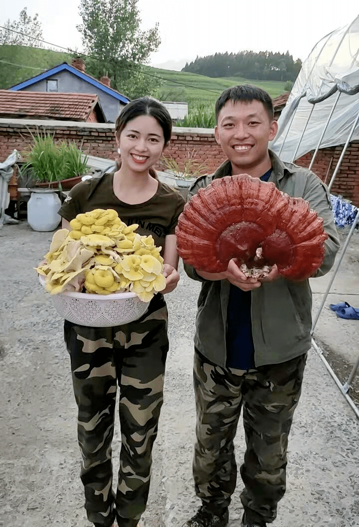 巾帼建新功大学生返乡创业刘佳宁森林姑娘俏直播开辟致富新渠道