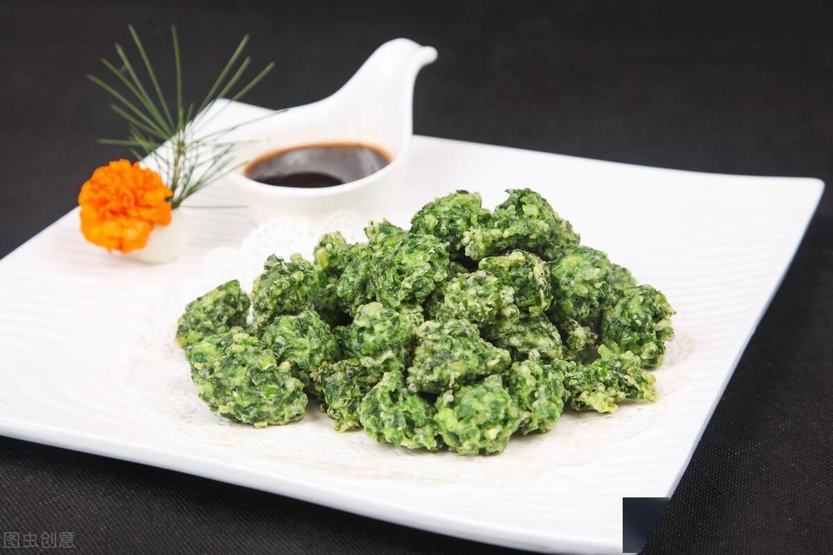 茼蒿别只会凉拌和炒加上鸡蛋炸一炸酥嫩清香比萝卜丸子好吃