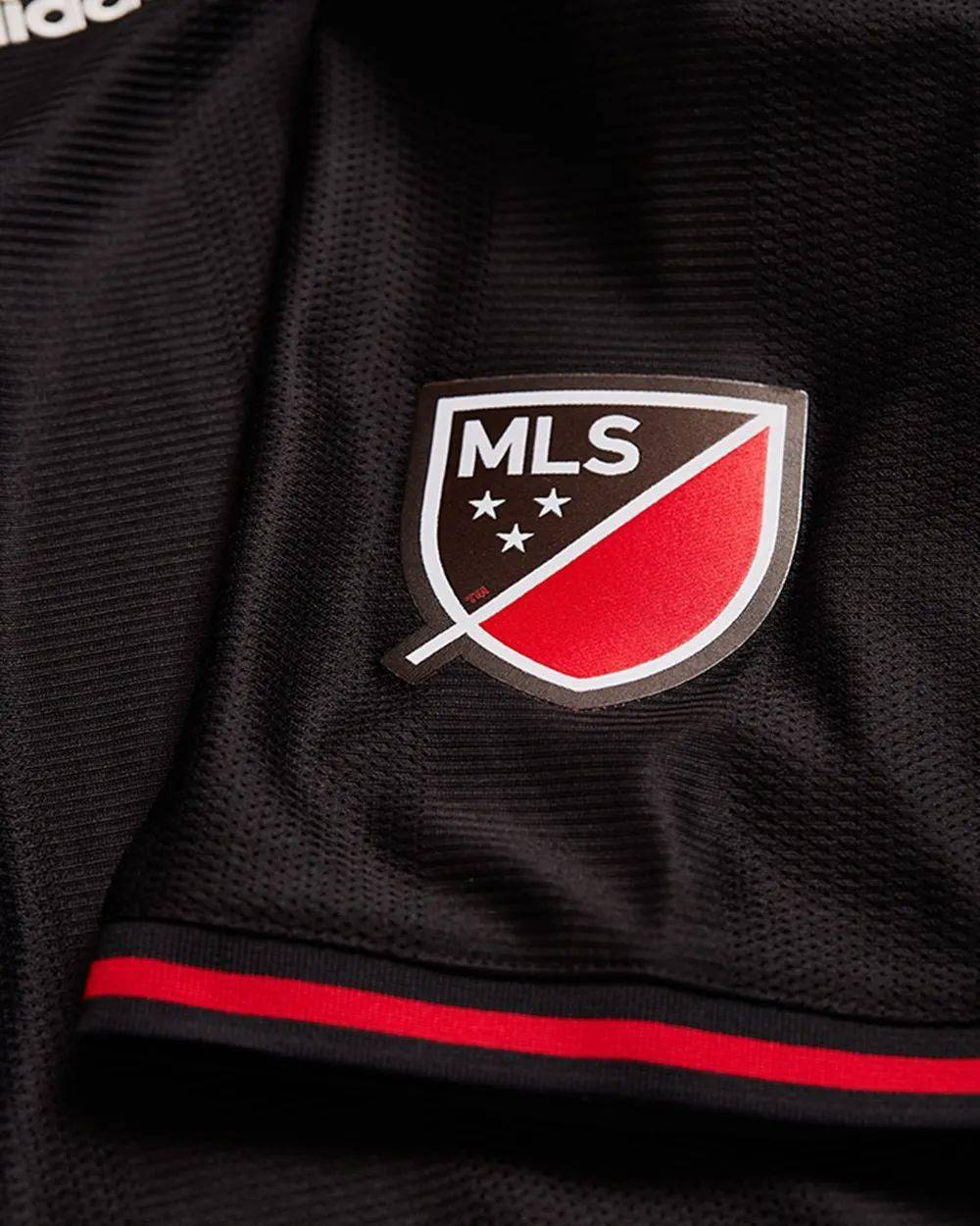 华盛顿特区联2022赛季主场球衣发布