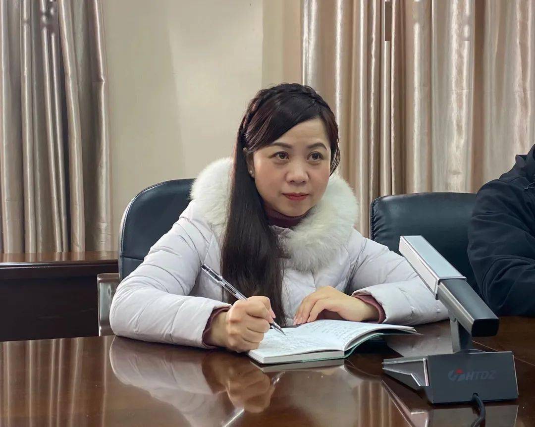 导师林颖进行了对接与交流,与校办公室蒋智恒主任细化了跟岗研修方案