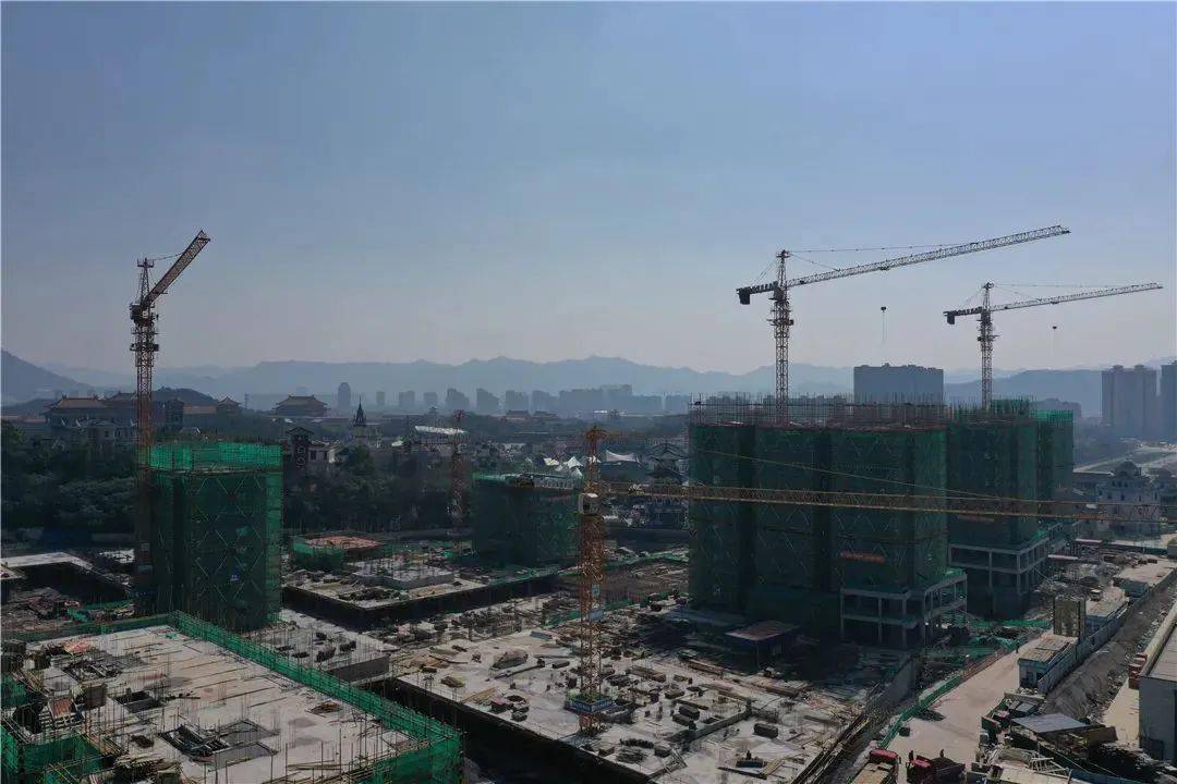二期一号地块预计2023年完工横店农房集聚区建设项目全面复工