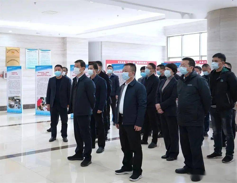 会前,陈金龙带队实地观摩了新罗区调解联动中心,曹溪街道,西陂街道