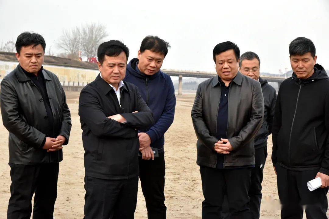 刘春林调研主要交通路口绿化及滨河公园灾后恢复重建工作