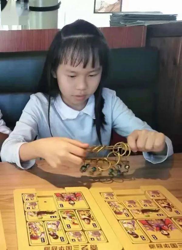 双手|12岁少女三破世界纪录！来自福州这所学校……