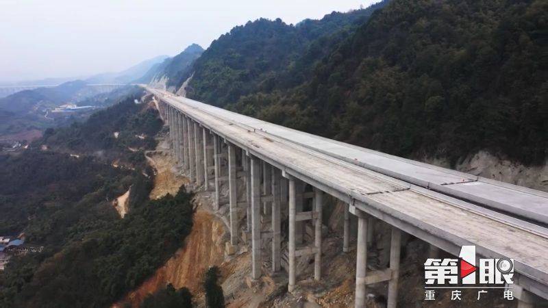 合璧津高速合铜段579公里高架桥群全线贯通