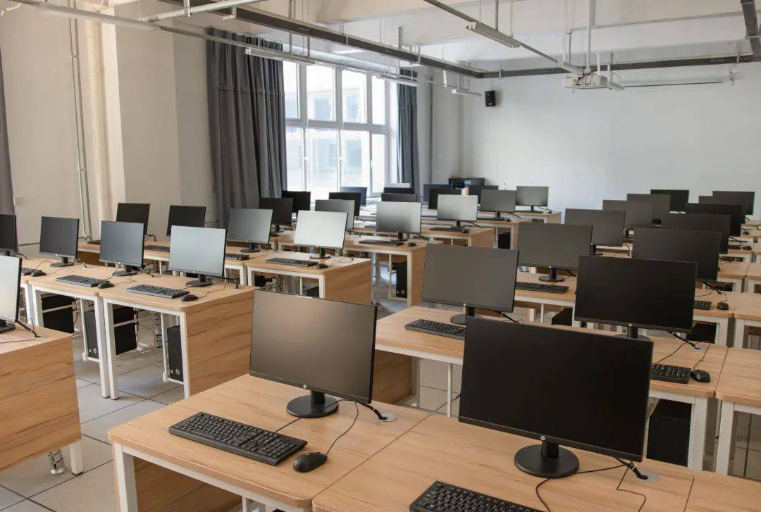 沉浸式体验!走进榆中校区"硬核"实验楼