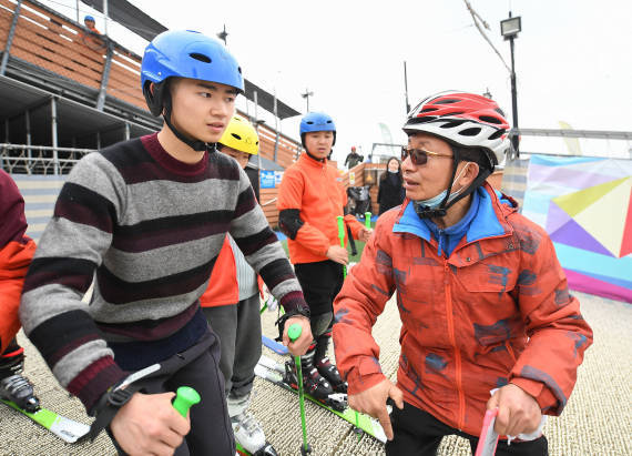胡海涛|中国越来越多残疾人享受冰雪运动