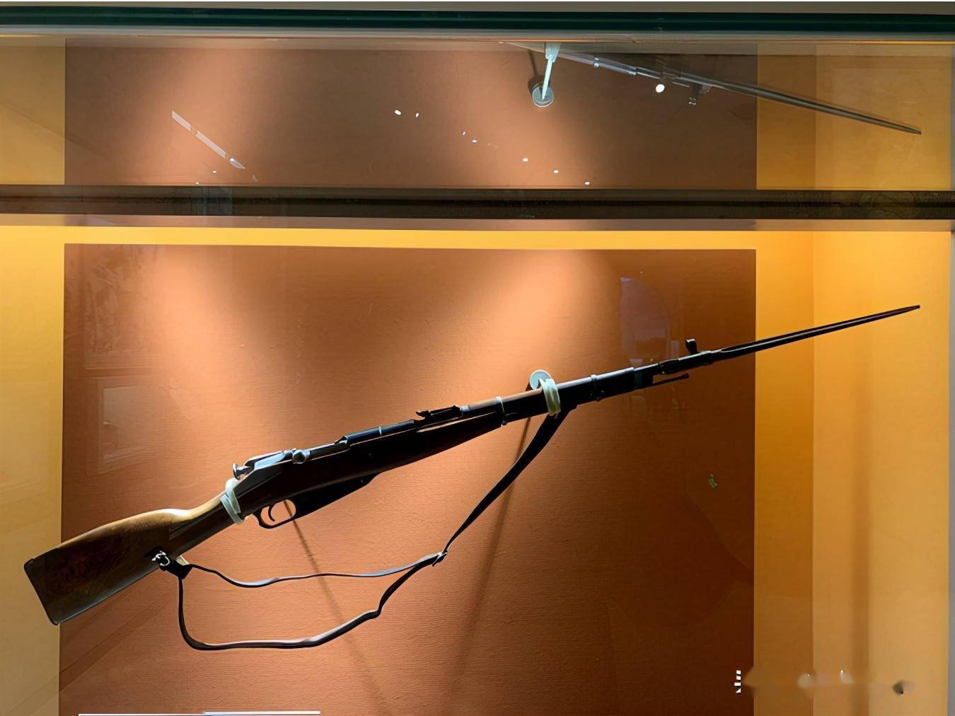 【张桃芳使用过的m1944步枪陈列在军事博物馆中】返回搜狐,查看更多