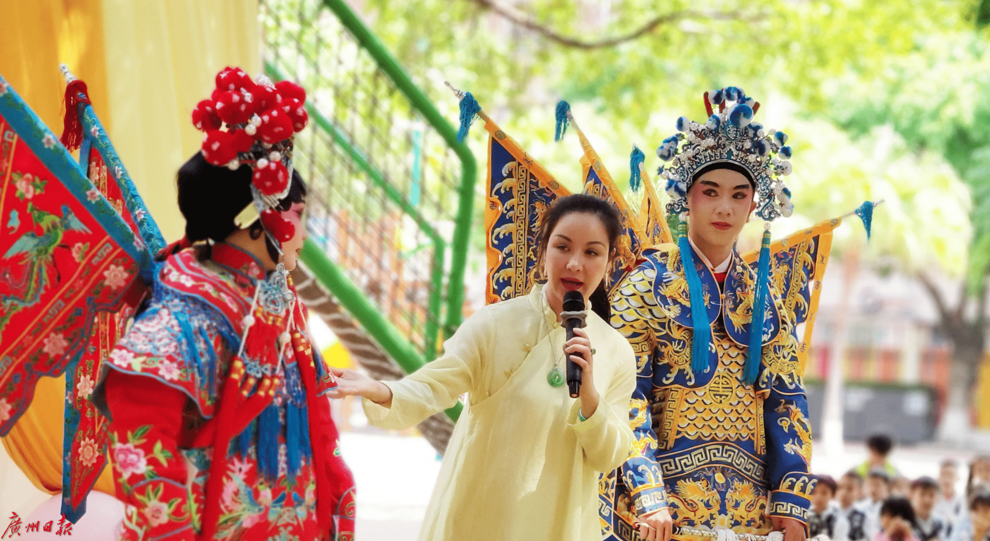 赴里水镇新时代文明实践中心举办"我与大佬倌有约"粤剧文化惠民活