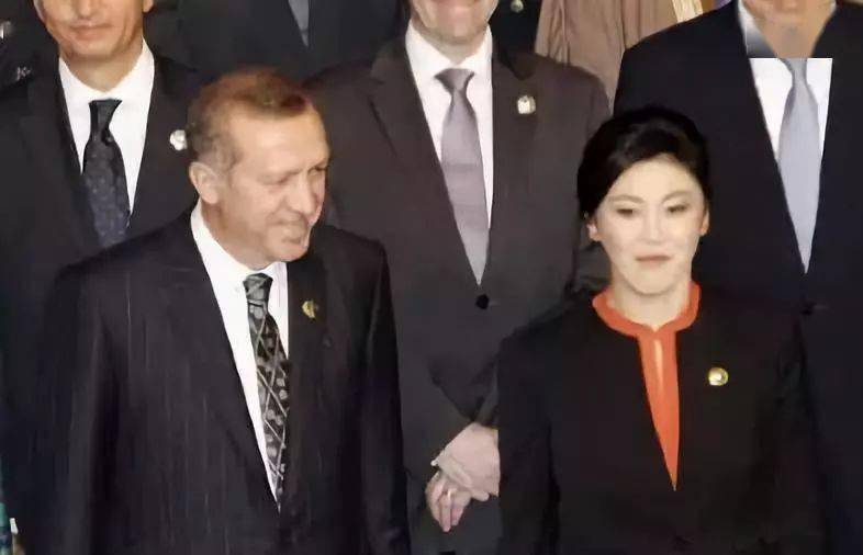 她是客家妹,气质优雅,曾迷倒奥巴马,让普京失态!_那瓦_英拉_清迈