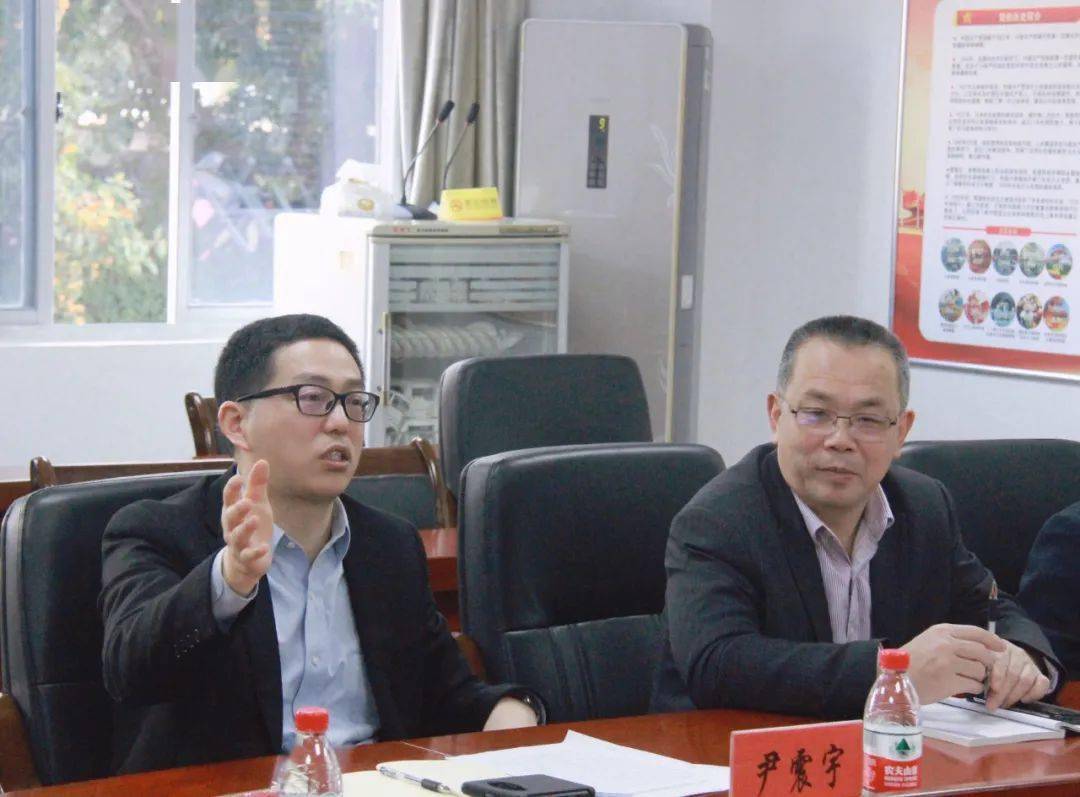 市卫健委副书记丁红斌一行莅临我院进行"大学习,大