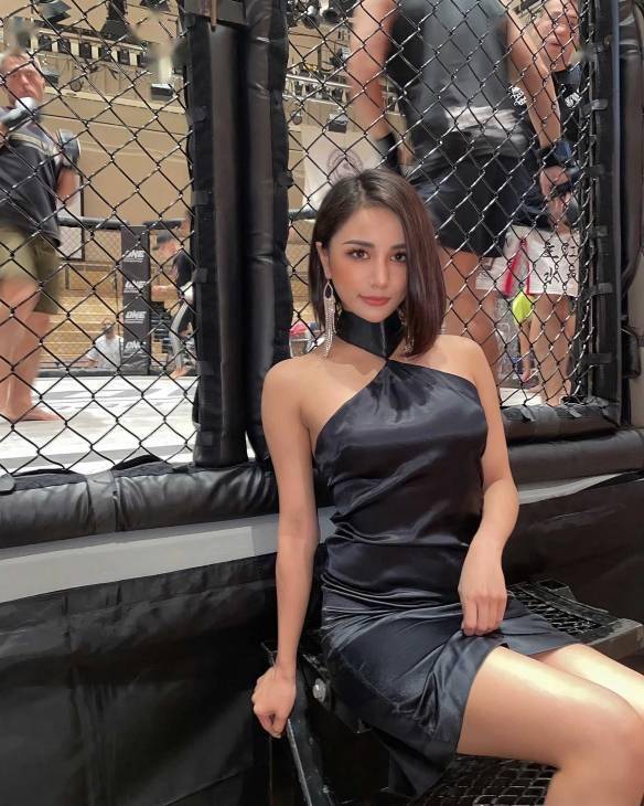 兼具西方热辣和东方美感混血美人egasari美图赏