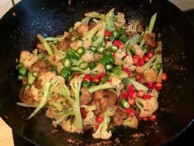 料酒|经典下饭菜干锅土豆片、花菜、千叶豆腐,一招学会!