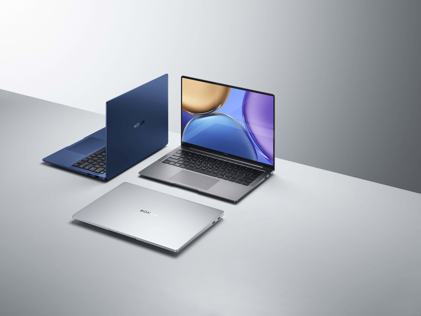 首创 500 万高清广角双摄，荣耀带动笔记本摄像头发展前进 15 年