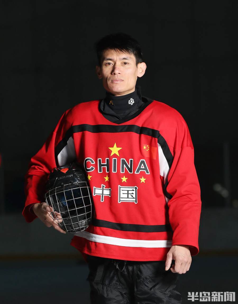 不向命运屈服的青岛硬汉探访中国残奥冰球队队长崔玉涛老家听父母讲述