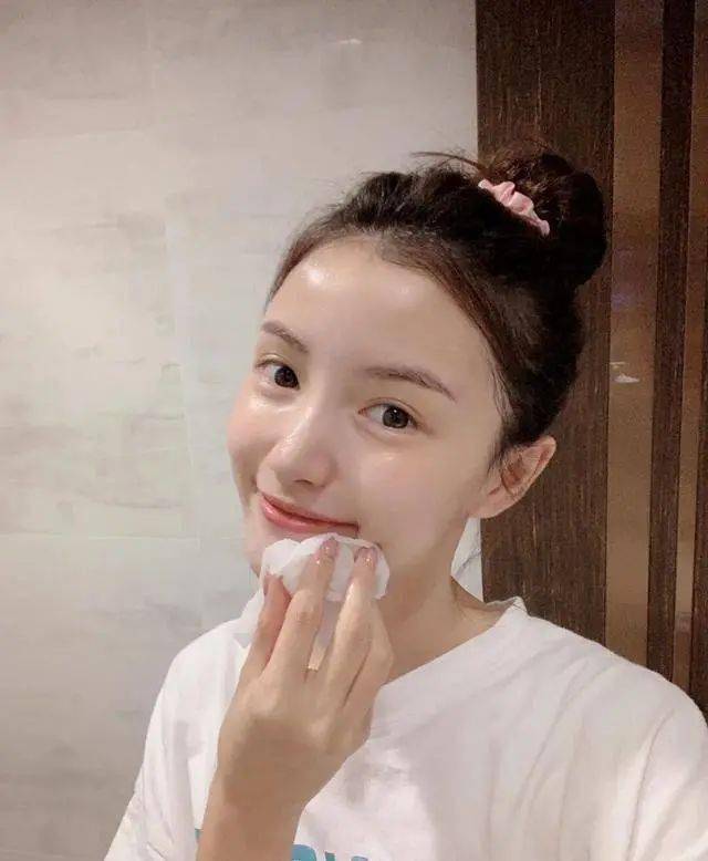 因为敷面膜也有这么多讲究？原来一直都用错了！怪不得敷不出效果！