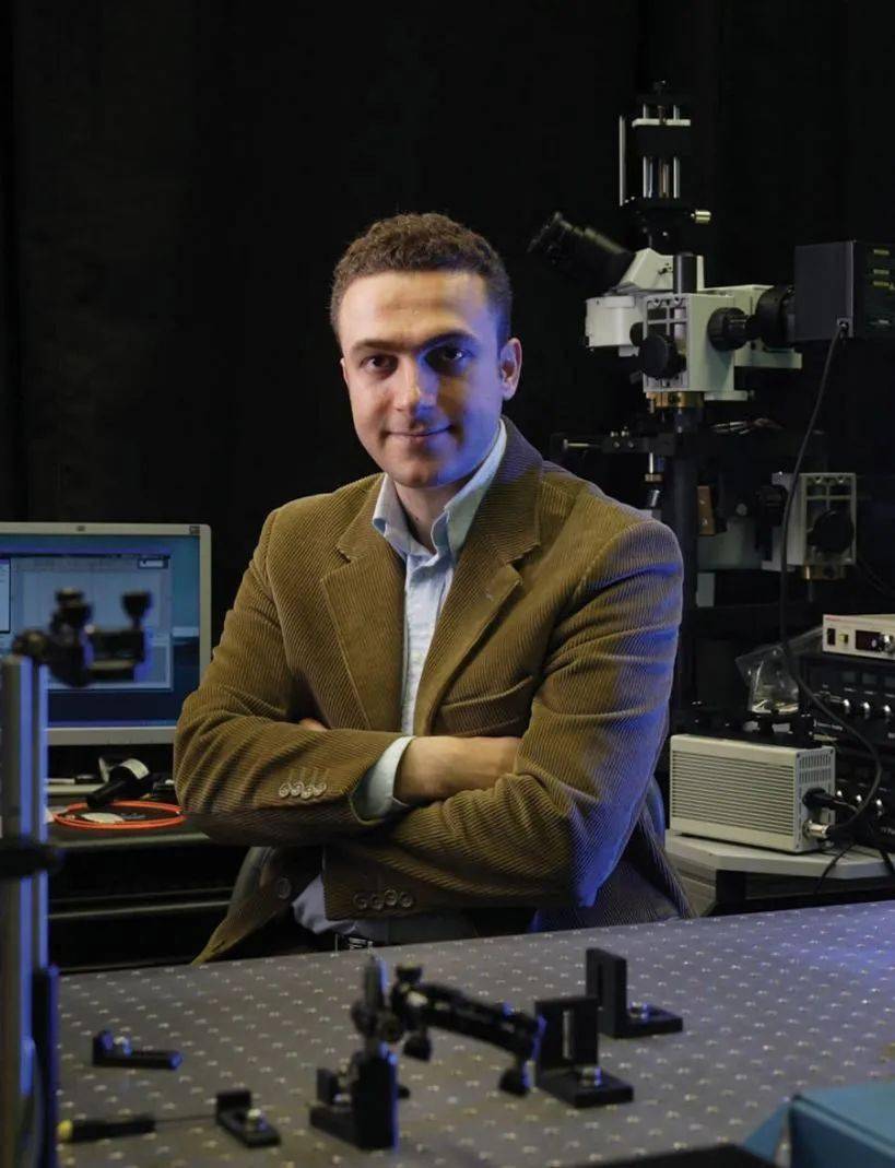 elight共主编aydoganozcan荣获约瑟夫夫琅禾费罗伯特伯利奖