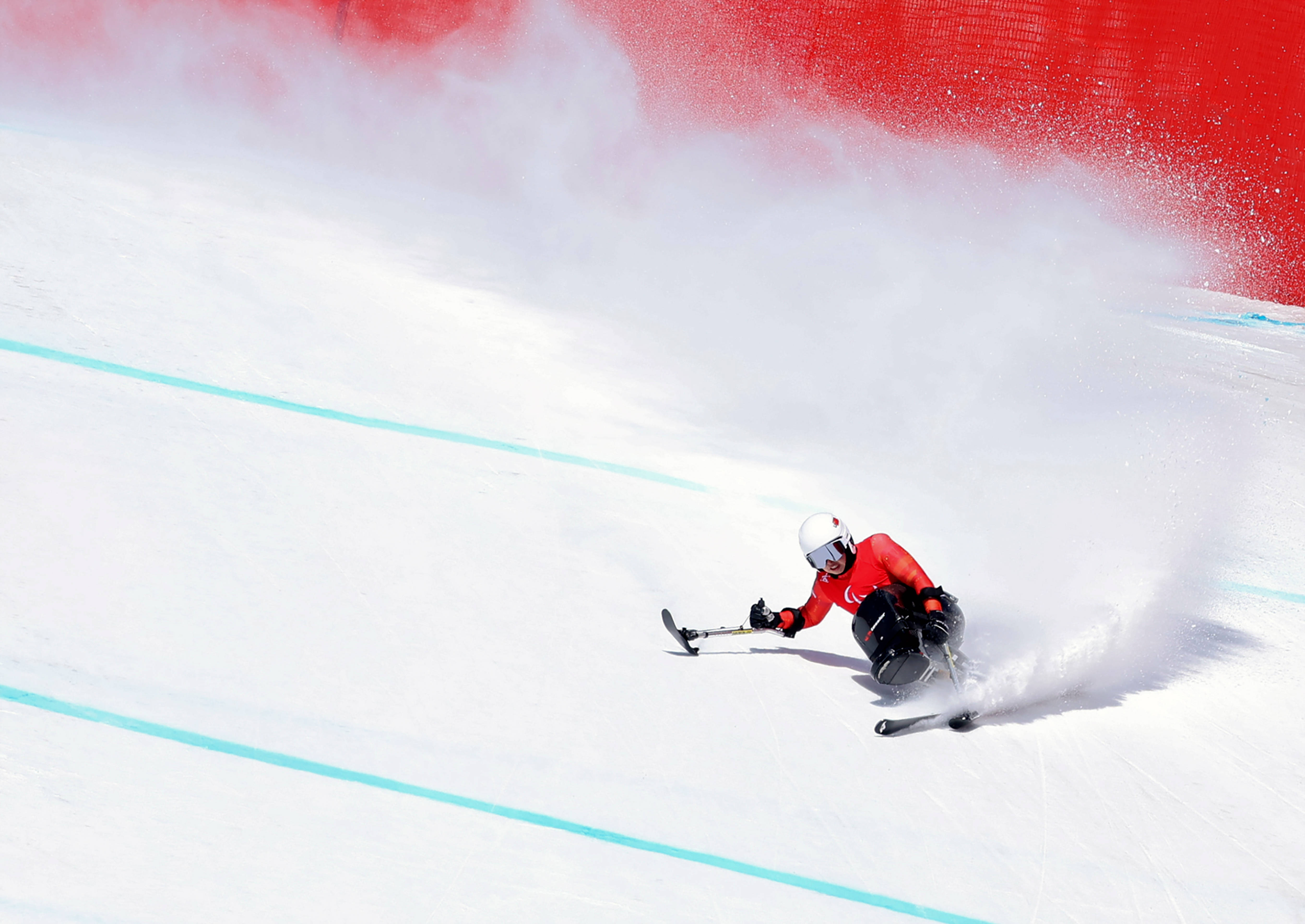 残奥高山滑雪男子滑降赛况
