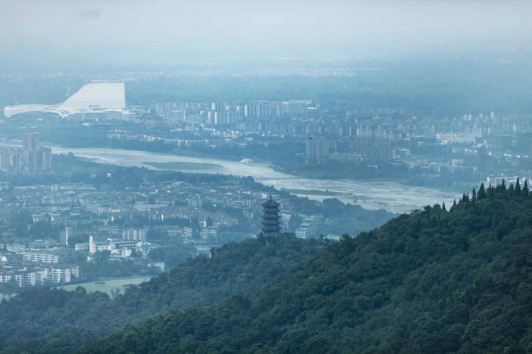 都江堰|赏避世桃源、游森林古道......都江堰这5处踏青小众秘境，带你开启一场治愈之旅~