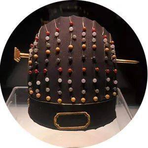 初加:缁布冠,就是黑色的布冠.