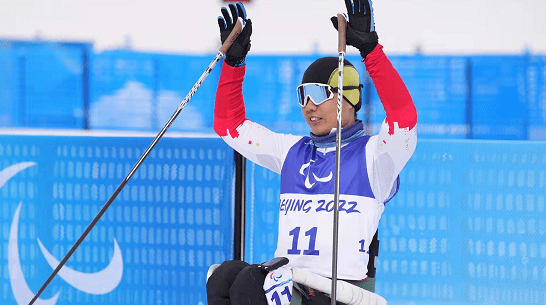 滑雪|郑鹏夺金！这是中国运动员在残奥越野滑雪项目的首枚金牌