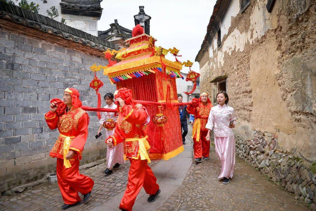 竹海女轿夫图片