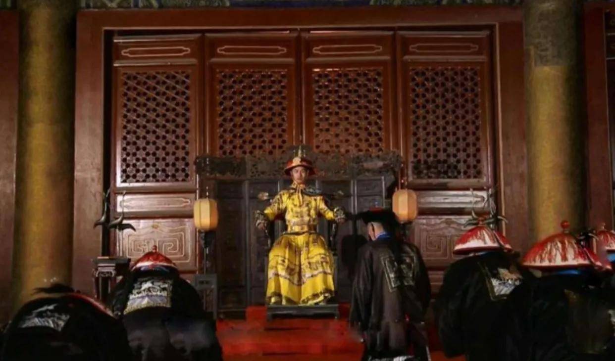 清朝官员上朝时为何饿着肚子不吃早饭还在嘴里含一片人参