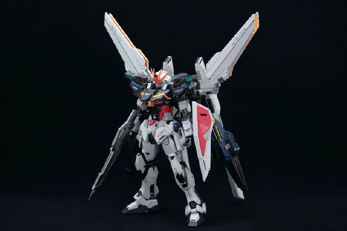 强袭高达模型升级改造,dx强袭高达模型_背包_造型_荧光