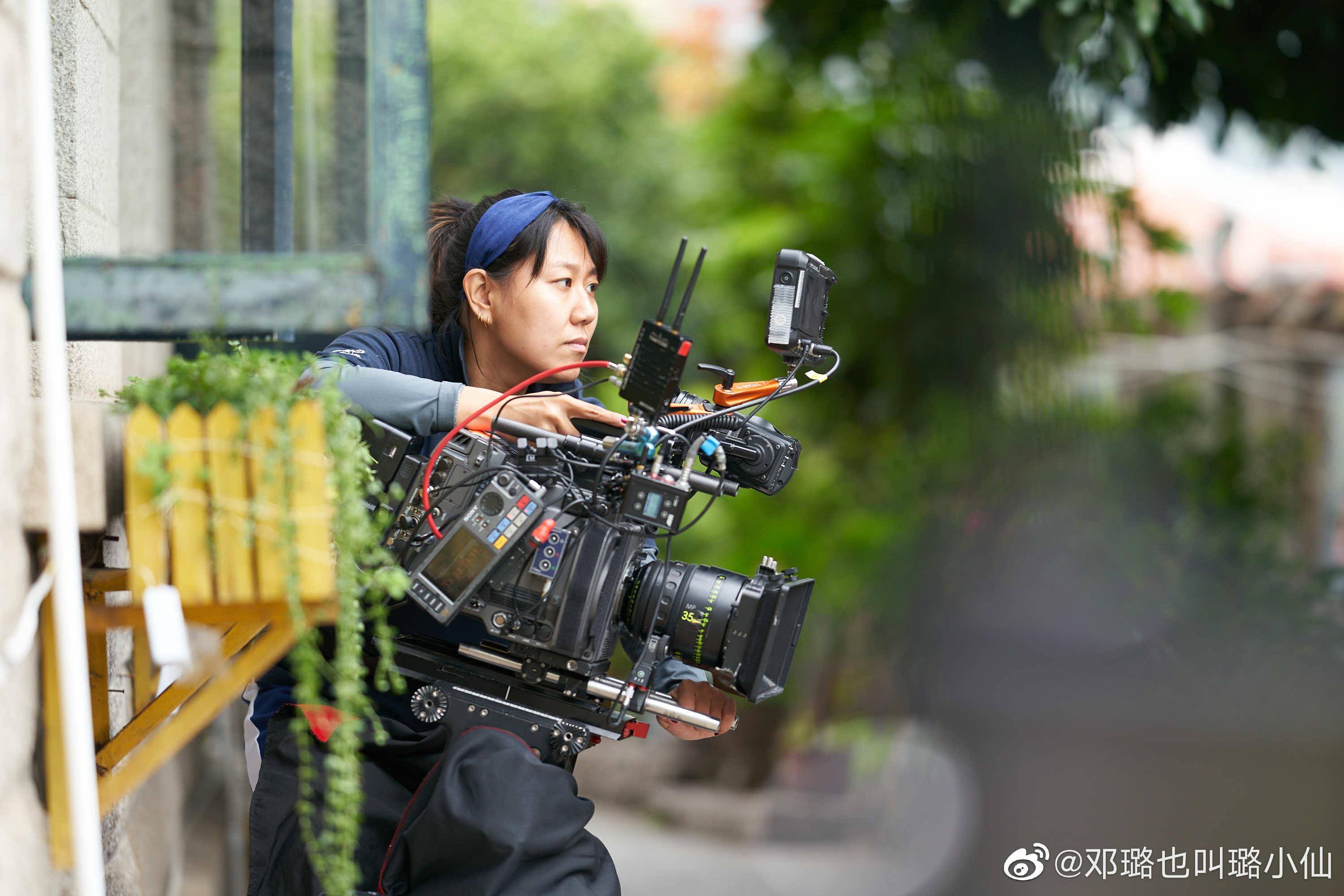 影视圈"她力量"① 扛得起斯坦尼康的她,真的好酷_邓璐_女性_摄影