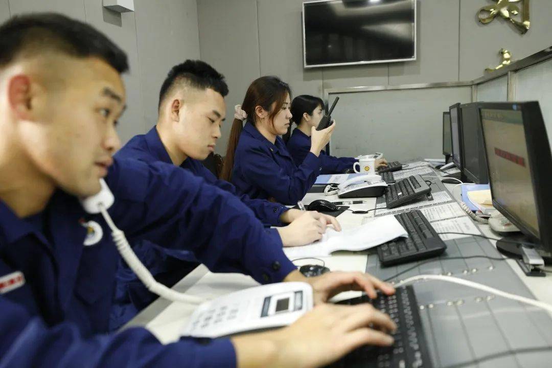 三八节特辑战斗在特殊一线的119女接警员