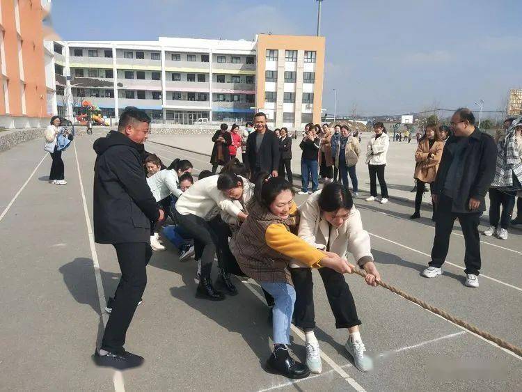 镇平德育春风十里不如身边有你