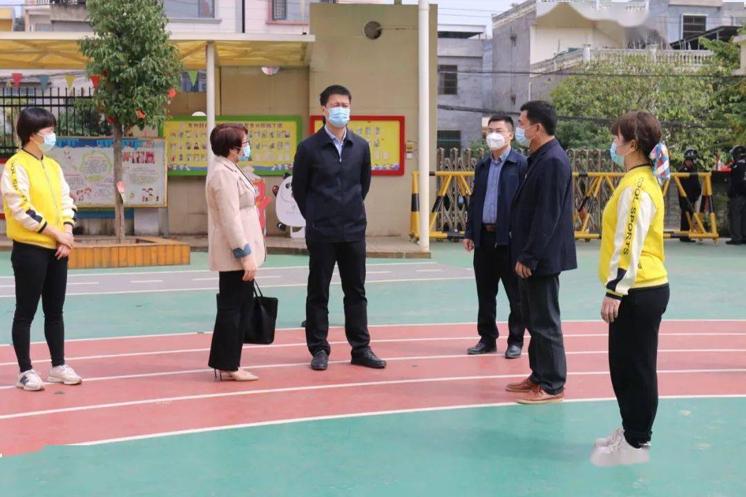 【六大振兴 · 科教振兴】冯波调研龙州县春季学期开学教育教学工作